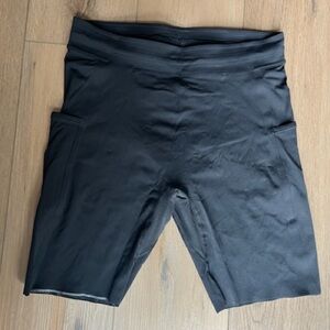 Lululemon 8” Surge Half-Tights - Medium